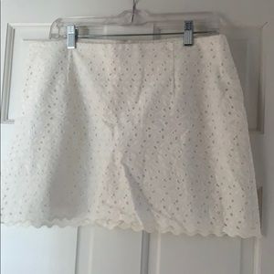 White scalloped Lilly Pulitzer skirt, size 10